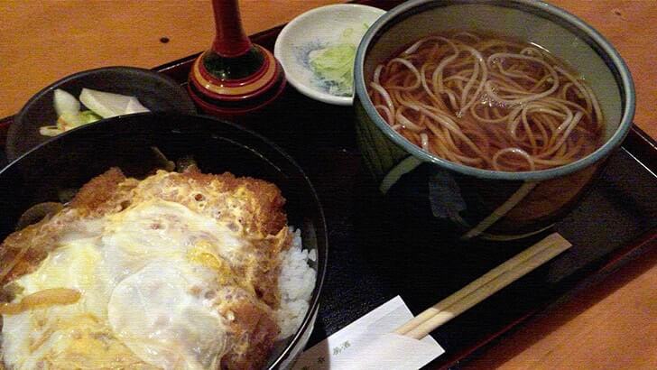 立石『兎月（とげつ）本店』のかつ重セットと鍋焼きうどん