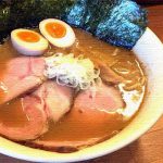 ヅラ猫の好物はカリカリ！食後はお約束のアレやりますよ。
