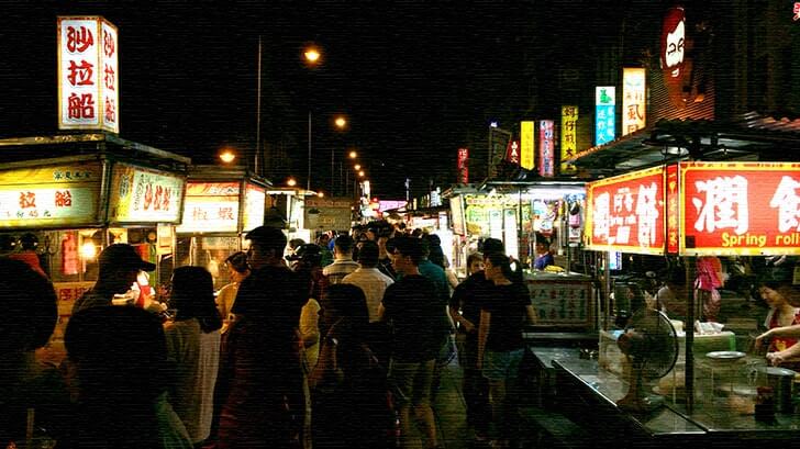 寧夏路夜市へ！台湾の夜市で魯肉飯に牛肉炒麺…地元飯！最高…