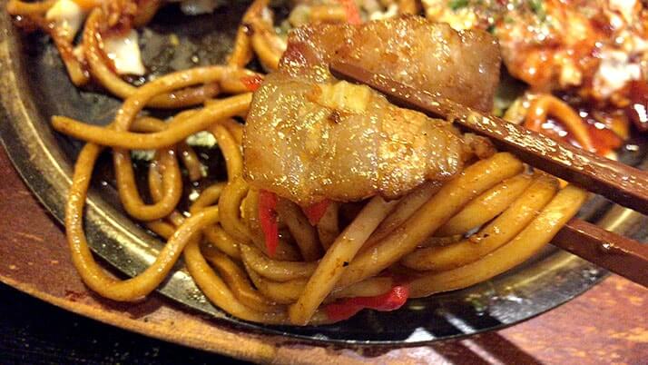 ぼてぢゅう発祥のモダン焼きと大阪月見焼きそばが旨い！（関西空港）