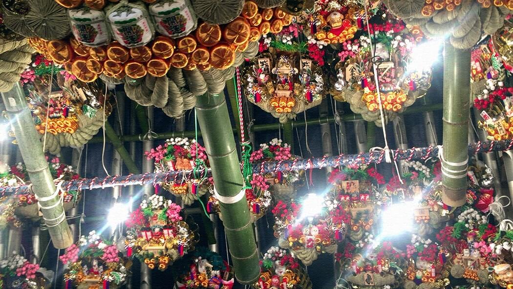 浅草酉の市を見に鷲神社へ！無数の縁起熊手が並ぶ華やかな雰囲気を楽しむ