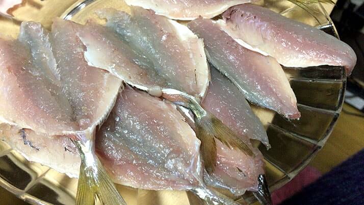 釣ったアジとウルメイワシをフライに!釣った魚で絶品釣りメシ! 釣ったアジとウルメイワシをフライに!釣った魚で絶品釣りメシ!