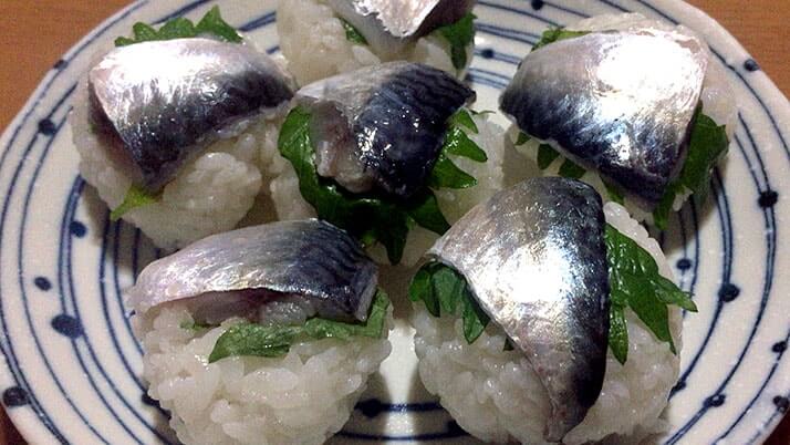 釣った鯖(サバ)でつくる「しめ鯖の手毬寿司」|絶品釣りメシ 釣った鯖(サバ)でつくる「しめ鯖の手毬寿司」|絶品釣りメシ