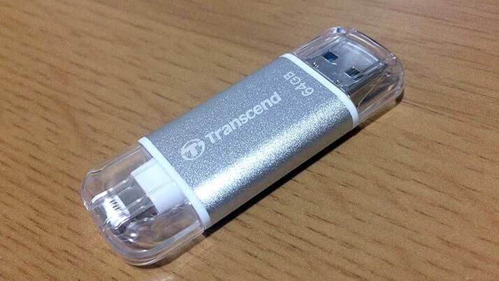 JetDrive Go 300をiPhoneの容量不足解消に!Lightning搭載USBメモリ JetDrive Go 300をiPhoneの容量不足解消に!Lightning搭載USBメモリ