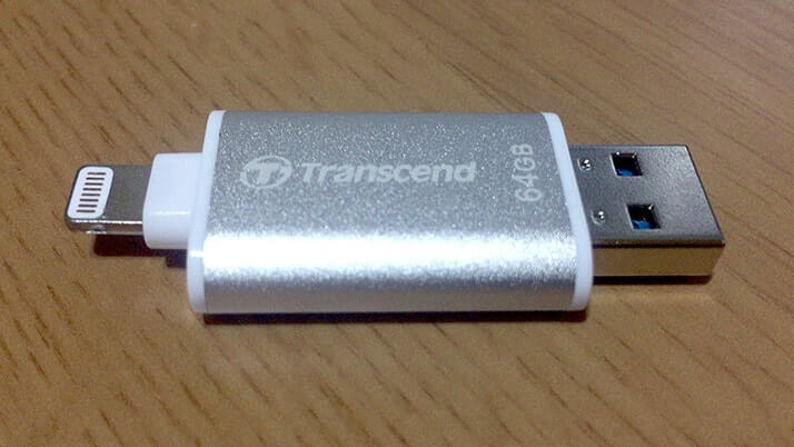 JetDrive Go 300をiPhoneの容量不足解消に!Lightning搭載USBメモリ JetDrive Go 300をiPhoneの容量不足解消に!Lightning搭載USBメモリ