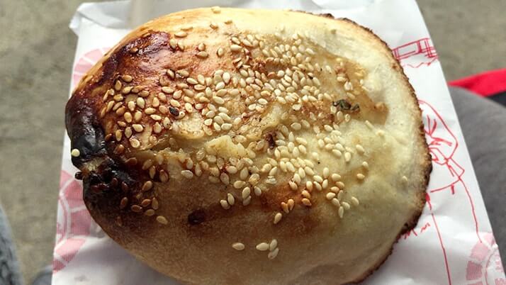 胡椒餅食べ比べ!有名店の胡椒餅を食べ比べてみた(福州世祖・蒸祖)【台湾旅行】