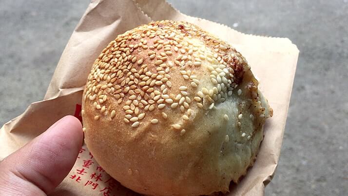 胡椒餅食べ比べ!有名店の胡椒餅を食べ比べてみた(福州世祖・蒸祖)【台湾旅行】