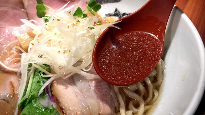 拳ラーメン|京都でラーメン食べるなら実力派の濃(こい)と淡(あわ)!