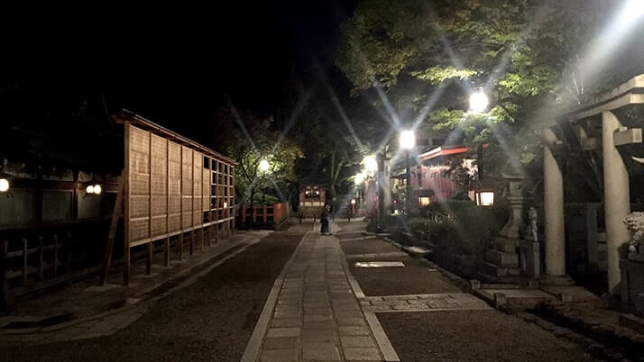 京都「八坂神社」全国に数千ある神社の総本社"祇園さん"の夜を訪ねる