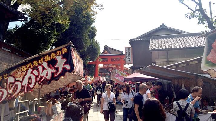 京都「伏見稲荷大社」無数の鳥居でいっぱいのパワースポット！