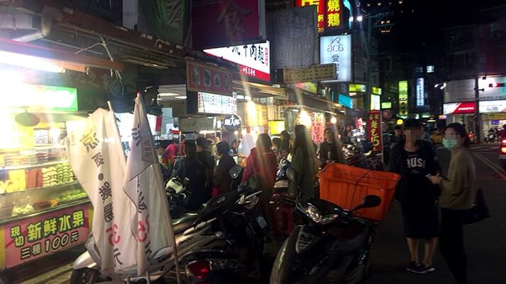 阿財鍋貼水餃專賣店|ローカルな石牌夜市の絶品餃子専門店!【台湾旅行】