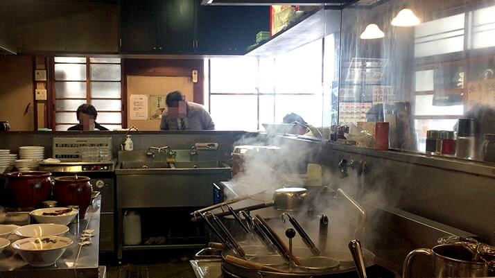 元楽総本店|蔵前のラーメン店で背脂たっぷり特製元らーめん