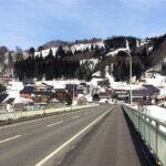 背の丈ほどの雪が残る津南町の信濃川沿いを散歩【新潟旅行】