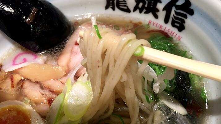 関西国際空港での食事は龍旗信の塩ラーメンもありかも