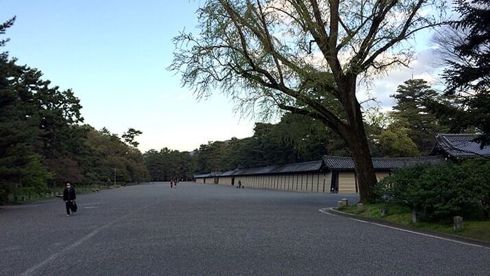 春の京都へ！関空から京都へ移動し京都御所をのんびり散歩