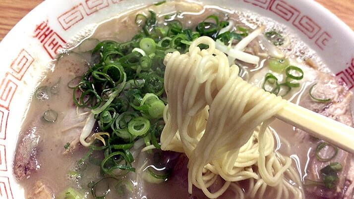 佐賀唐津「まる八ラーメン」でチャーシューメンと手作りぎょうざ