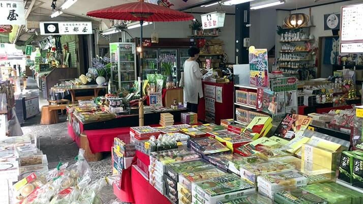 祐徳稲荷神社門前商店街にある三都屋で朝食！食事も旨いが柚子胡椒が特に絶品