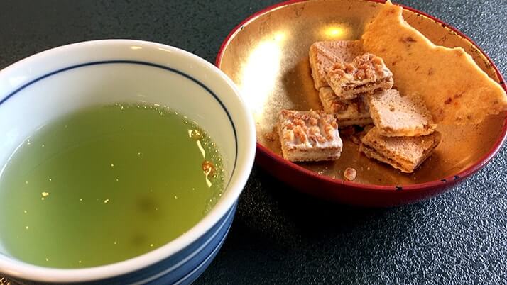 祐徳稲荷神社門前商店街にある三都屋で朝食！食事も旨いが柚子胡椒が特に絶品