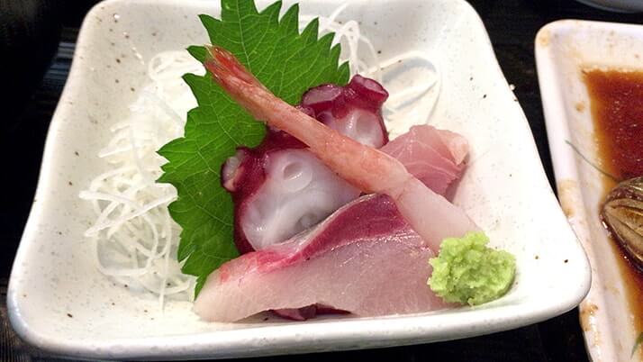 ウオトシ御食事処 で絶品定食ランチ 煮付けの魚は グチ 広島三原旅