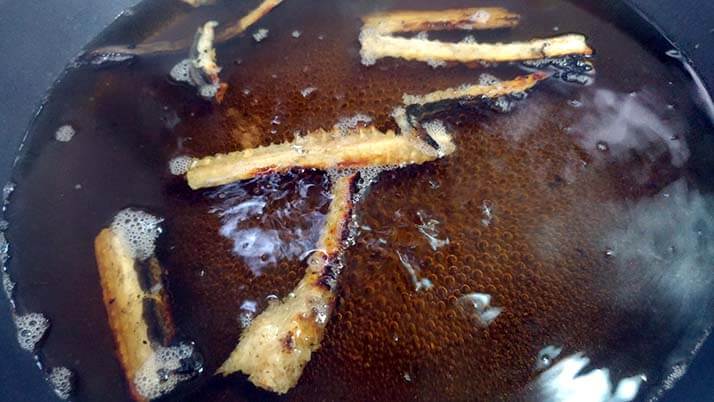 釣ったアナゴで煮穴子と白焼きのあいのせ重!ショウジンガニとカワハギの味噌汁も 釣ったアナゴで煮穴子と白焼きのあいのせ重!ショウジンガニとカワハギの味噌汁も