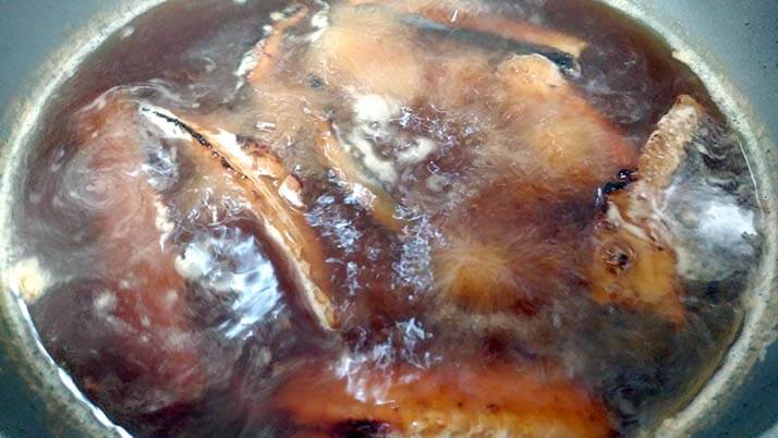 釣ったアナゴで煮穴子と白焼きのあいのせ重!ショウジンガニとカワハギの味噌汁も 釣ったアナゴで煮穴子と白焼きのあいのせ重!ショウジンガニとカワハギの味噌汁も