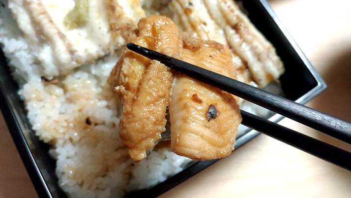釣ったアナゴで煮穴子と白焼きのあいのせ重!ショウジンガニとカワハギの味噌汁も 釣ったアナゴで煮穴子と白焼きのあいのせ重!ショウジンガニとカワハギの味噌汁も