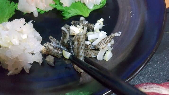 ムラソイの刺身とネギトロ!皮は湯引き!ムラソイは絶品釣り魚 ムラソイの刺身とネギトロ!皮は湯引き!ムラソイは絶品釣り魚
