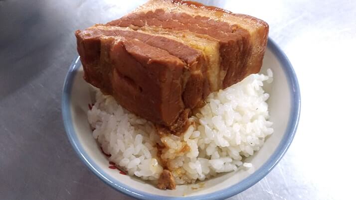 台中第二市場にある人気店「山河魯肉飯」で魯肉飯に肉燥飯！！