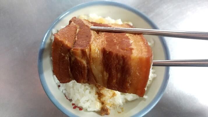 台中第二市場にある人気店「山河魯肉飯」で魯肉飯に肉燥飯！！