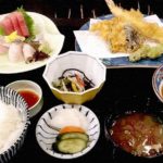 深夜の台北桃園空港で空腹問題！店は閉店…救世主は自動販売機!?