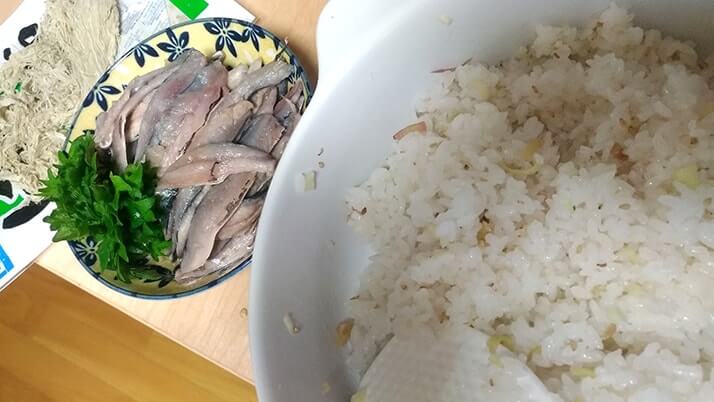 千葉外房堤防で釣った小サバをしめ鯖の手毬寿司と干物に!【釣りメシ】 千葉外房堤防で釣った小サバをしめ鯖の手毬寿司と干物に!【釣りメシ】