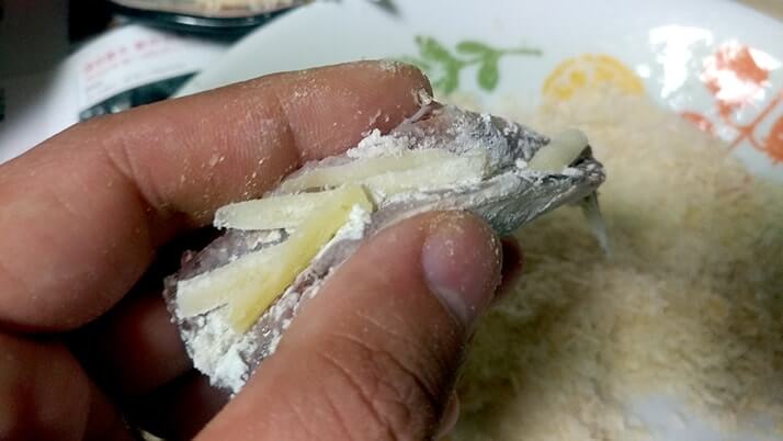 釣りたて小サバ・イワシの絶品フライ!千葉内房堤防で釣った魚を食す 釣りたて小サバ・イワシの絶品フライ!千葉内房堤防で釣った魚を食す