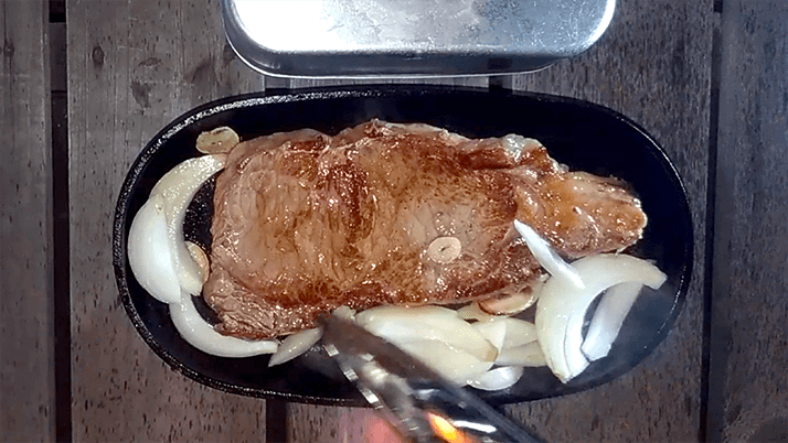 スキレットで焼くステーキ最高!外はカリッと中はジューシー…旨旨 スキレットで焼くステーキ最高!外はカリッと中はジューシー…旨旨