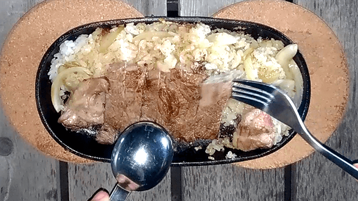 スキレットで焼くステーキ最高!外はカリッと中はジューシー…旨旨 スキレットで焼くステーキ最高!外はカリッと中はジューシー…旨旨