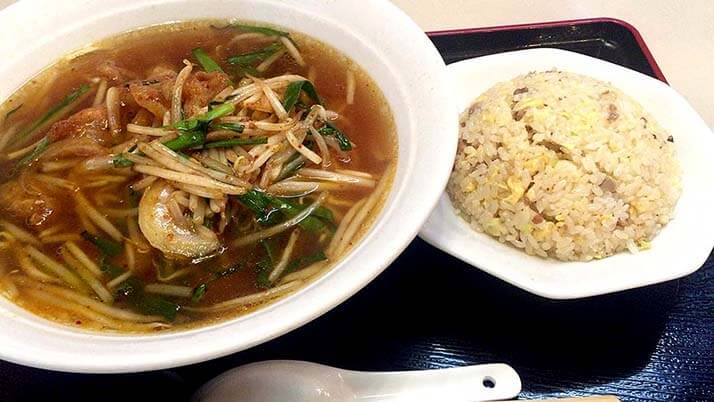 ラーメンロッジ｜北綾瀬にある安心系山小屋風ラーメン店