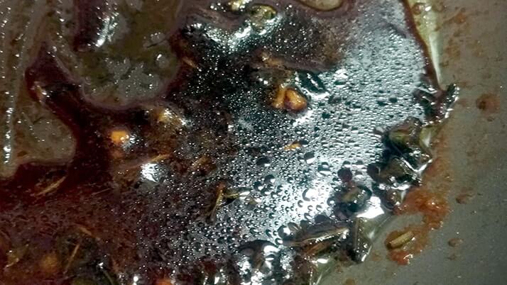 鶏もも肉のハーブ漬けソテー!セージ・ミント・ローズマリーの香りがGOOD 鶏もも肉のハーブ漬けソテー!セージ・ミント・ローズマリーの香りがGOOD
