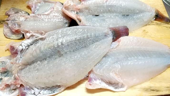 ベラも日干しにすれば旨い肴に!釣りたてベラ干物の炭火焼で一杯 ベラも日干しにすれば旨い肴に!釣りたてベラ干物の炭火焼で一杯