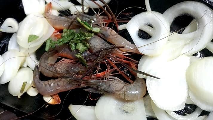 釣ったテナガエビでアヒージョとハーブソテー!【釣りメシ】 釣ったテナガエビでアヒージョとハーブソテー!【釣りメシ】