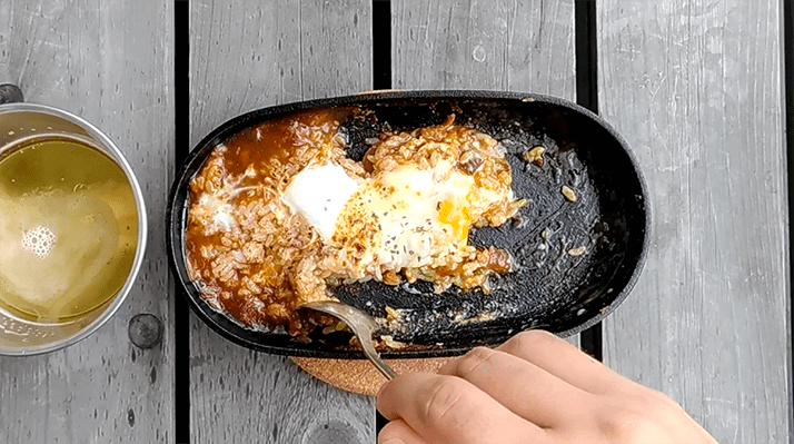 スキレットで簡単焼きカレードリア!レトルトカレーでOK スキレットで簡単焼きカレードリア!レトルトカレーでOK