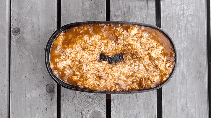 スキレットで簡単焼きカレードリア!レトルトカレーでOK スキレットで簡単焼きカレードリア!レトルトカレーでOK