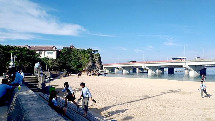 波の上ビーチ｜沖縄那覇唯一の海水浴場はのんびりするにもGOOD