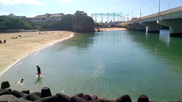 波の上ビーチ｜沖縄那覇唯一の海水浴場はのんびりするにもGOOD