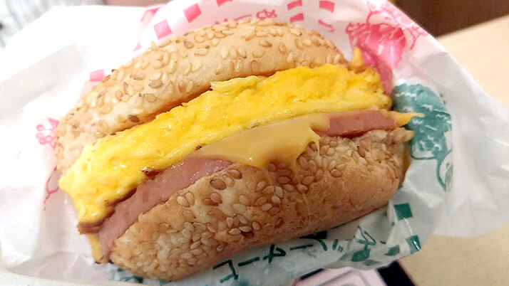 沖縄Jef（ジェフ）の名物ぬーやるバーガーとハムエッグサンド【沖縄県那覇市壷屋】