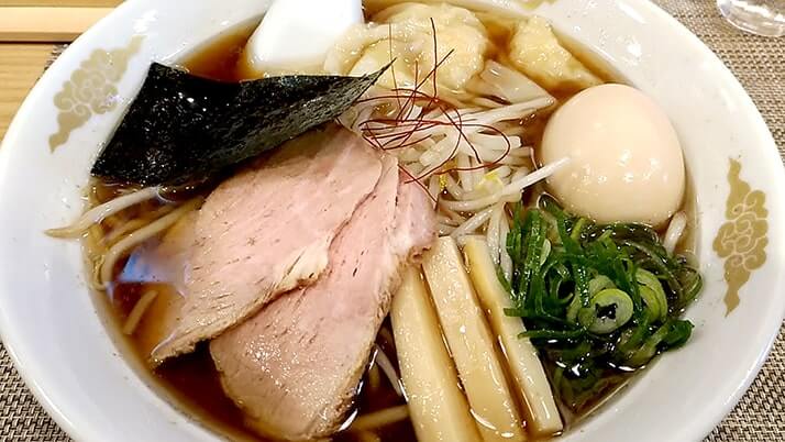 麺匠八雲本店で味噌・醤油ラーメンこだわりの一杯【堀切菖蒲園】