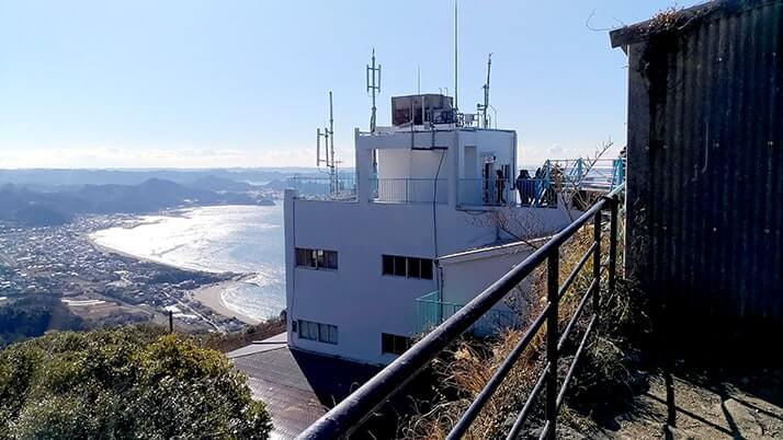 鋸山山頂絶壁から突き出る地獄のぞき！30m百尺観音も圧巻！