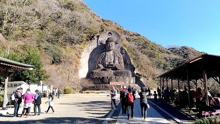 鋸山日本寺大仏が約31mと巨大！日本最大座像大仏は千葉にあり
