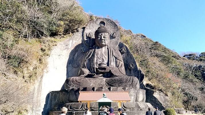 鋸山日本寺大仏が約31mと巨大！日本最大座像大仏は千葉にあり