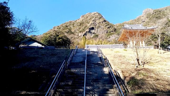 東海千五百羅漢｜1553体の石仏が並ぶ圧巻の光景！【鋸山日本寺】