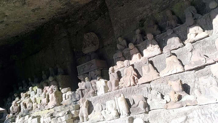 東海千五百羅漢｜1553体の石仏が並ぶ圧巻の光景！【鋸山日本寺】