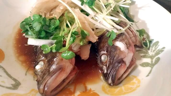 釣ったカサゴで清蒸魚!魚を蒸して油をかけるだけで簡単旨い!! 釣ったカサゴで清蒸魚!魚を蒸して油をかけるだけで簡単旨い!!